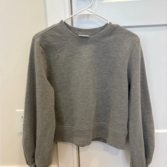 Richer Poorer Heather Gray Women's Cropped Sweatshirt - Picture 2 of 7